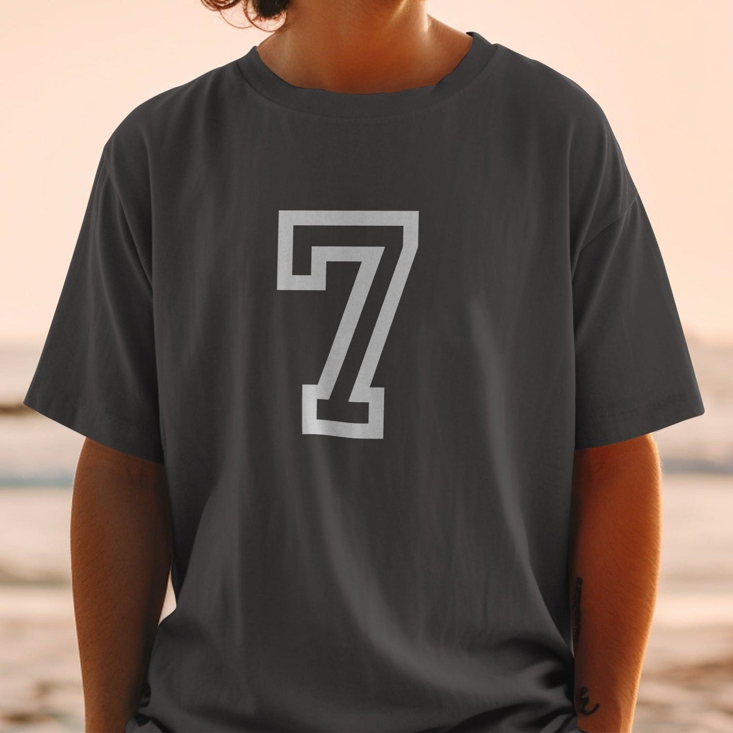 Graphic tee with number 7 solid color casual product