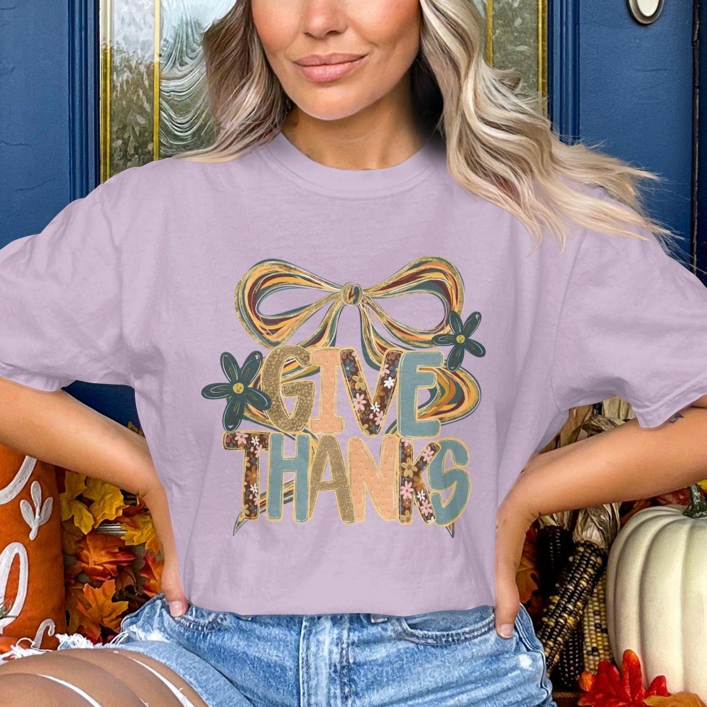 Women's Graphic Give Thanks Bow T-Shirt product