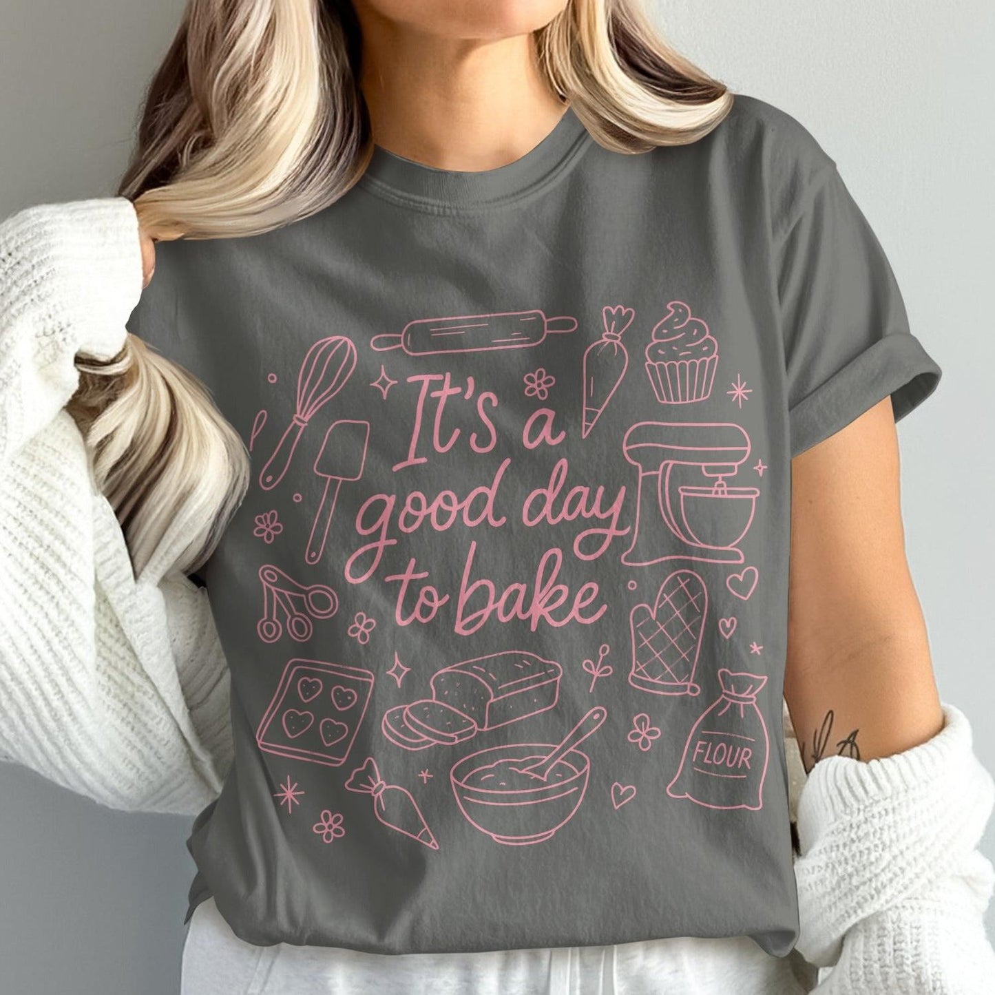 It's a Good Day to Bake Gray Graphic Tee product