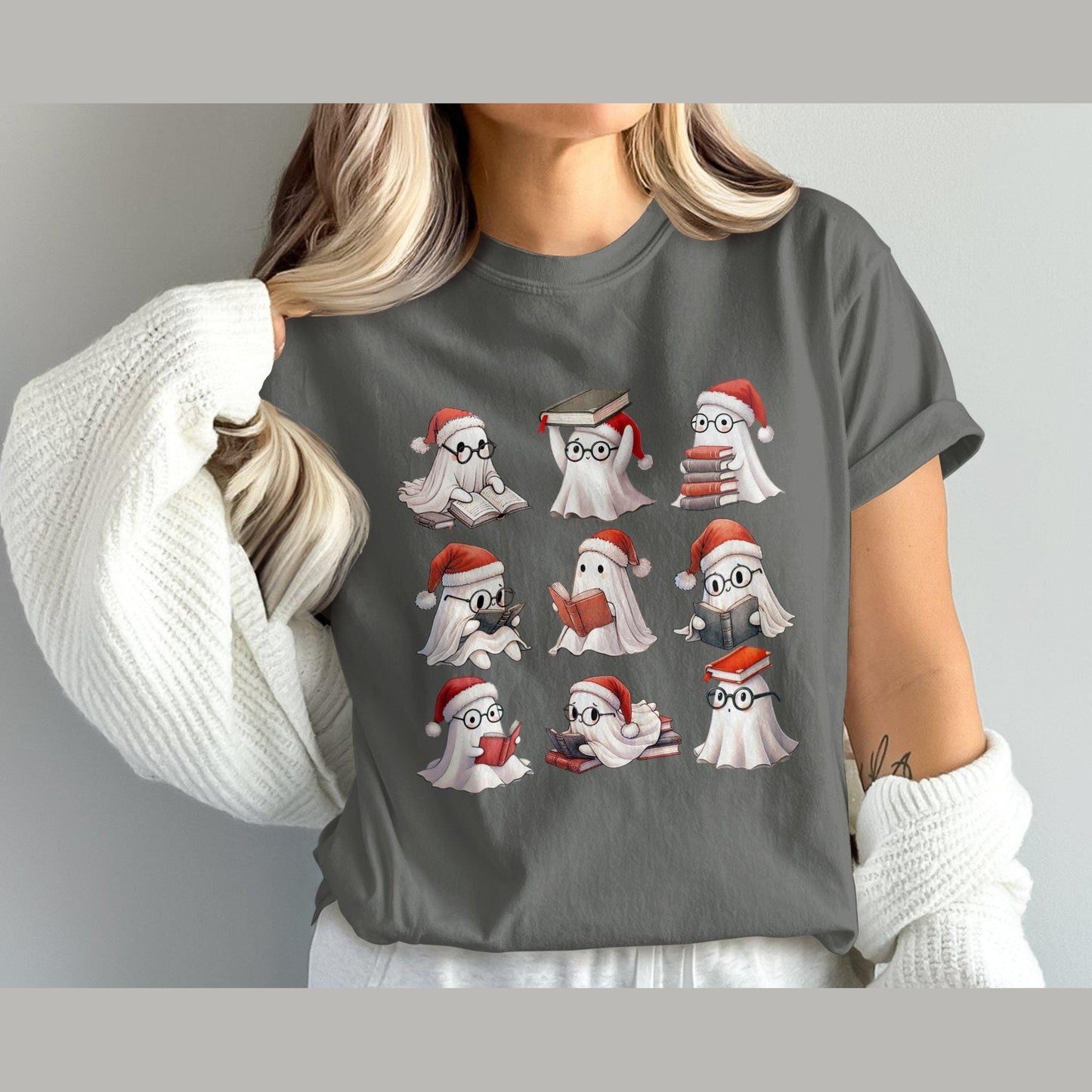 Cute Festive Ghosts Reading Books Comfort Colors T-Shirts