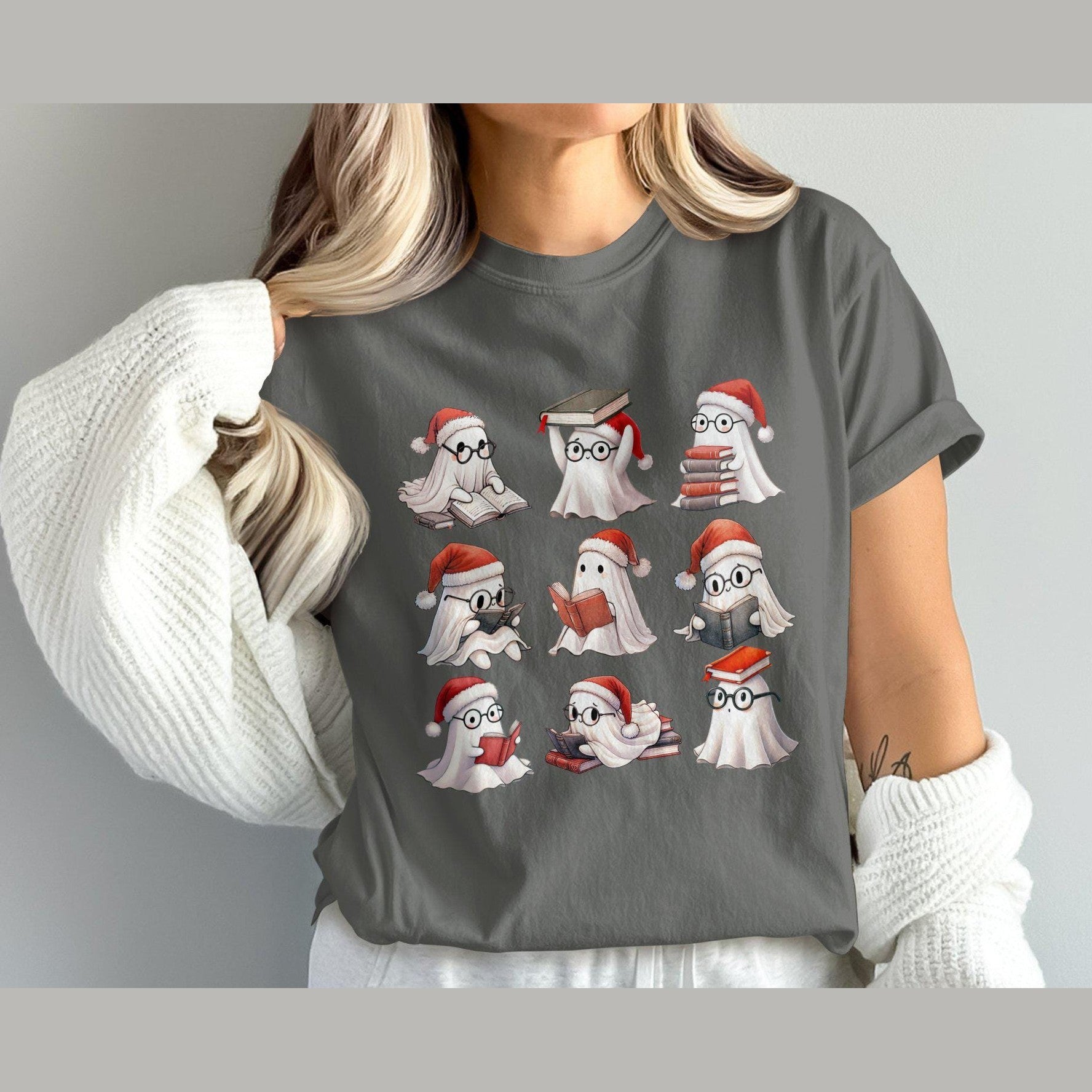 Cute Festive Ghosts Reading Books Comfort Colors T-Shirts